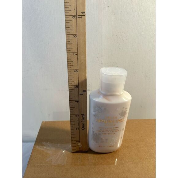 Bath and Body Sparkling snow lotion 8fl used - Picture 4 of 4